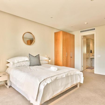 Elegant V&A Waterfront Canal Apartment ケープタウン エクステリア 写真