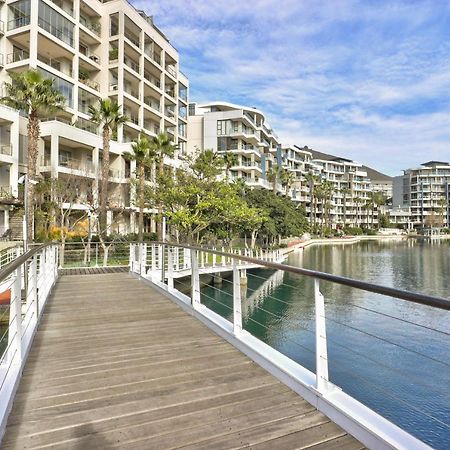 Elegant V&A Waterfront Canal Apartment ケープタウン エクステリア 写真