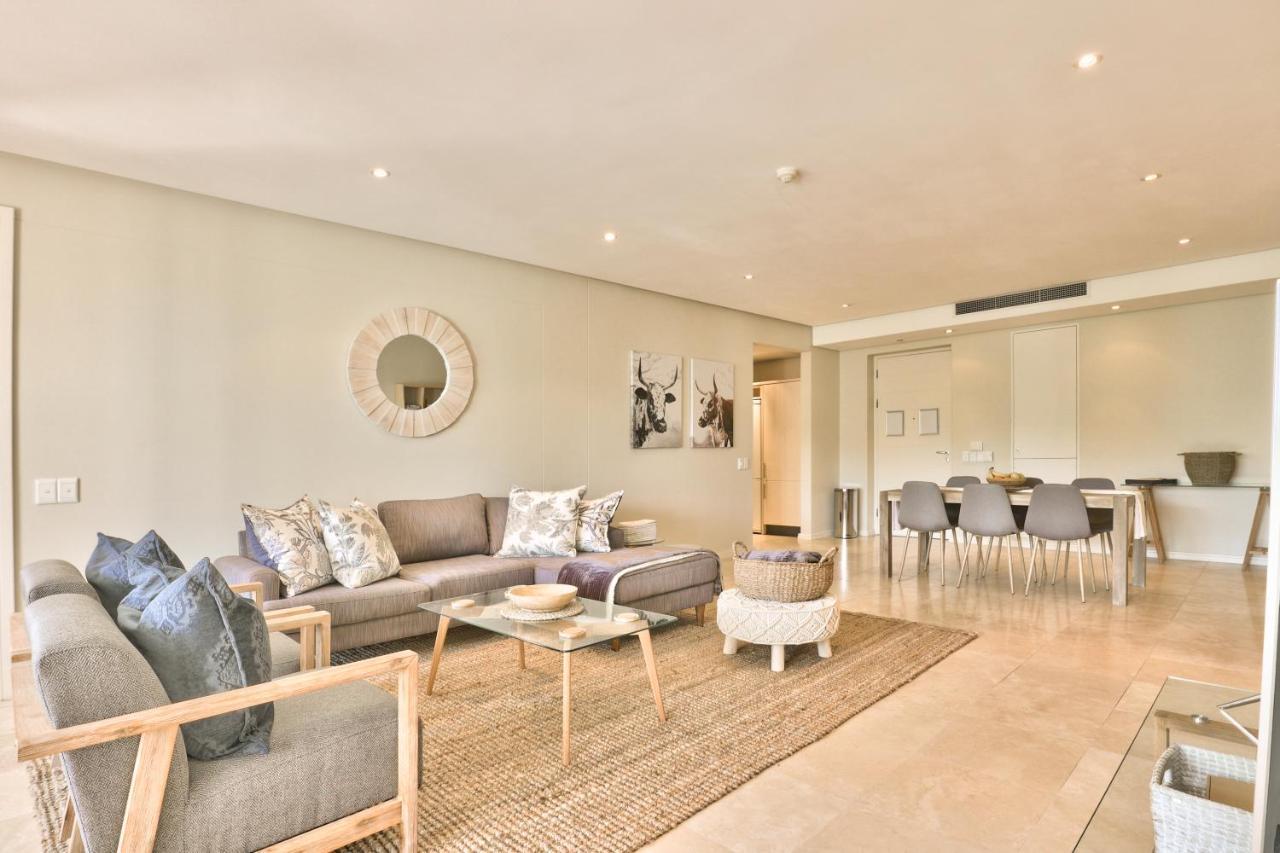 Elegant V&A Waterfront Canal Apartment ケープタウン エクステリア 写真