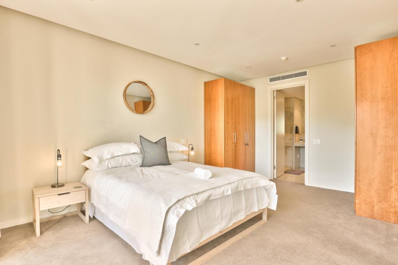 Elegant V&A Waterfront Canal Apartment ケープタウン エクステリア 写真