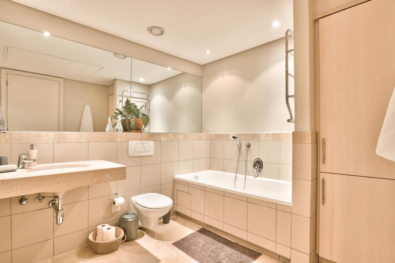 Elegant V&A Waterfront Canal Apartment ケープタウン エクステリア 写真