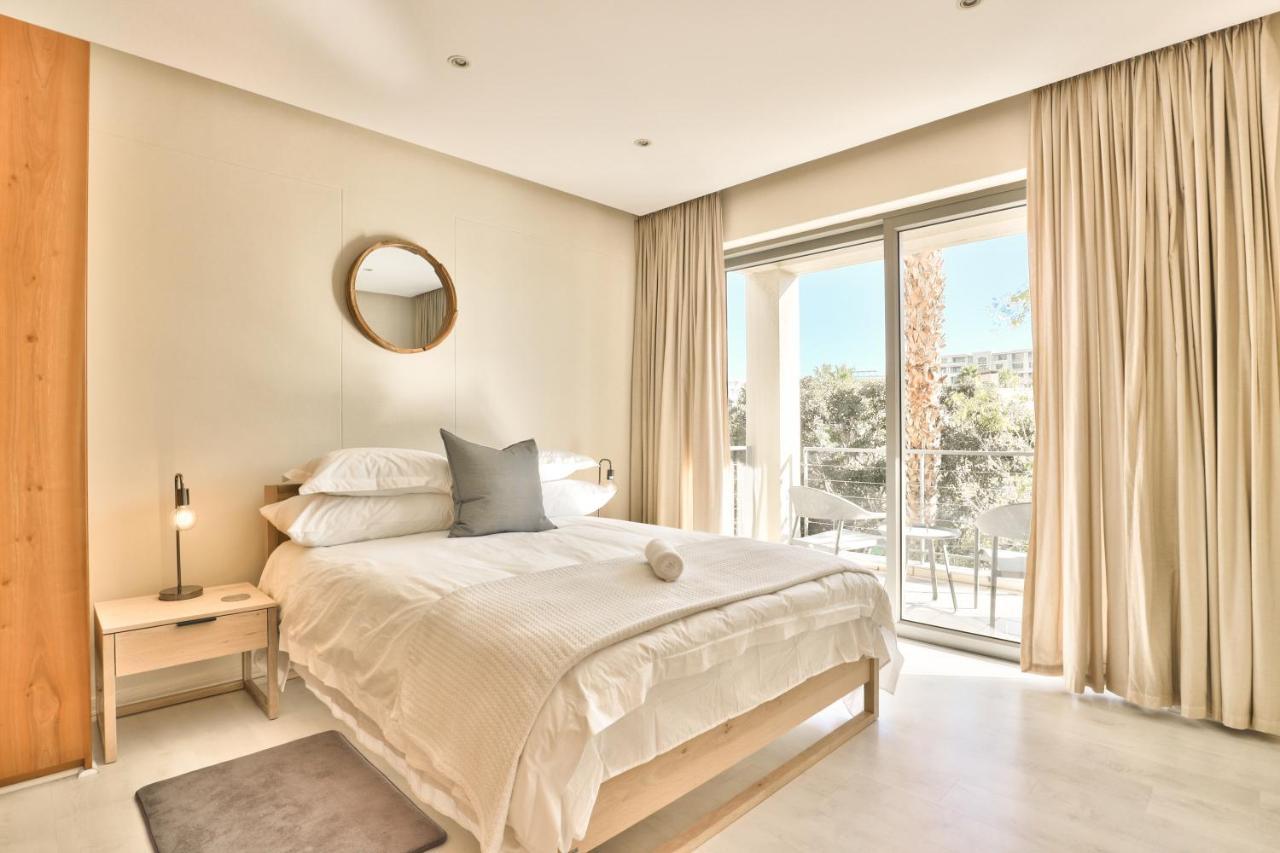 Elegant V&A Waterfront Canal Apartment ケープタウン エクステリア 写真